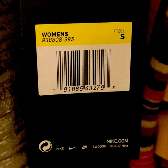 Nike Dri-Fit women t-shirt, small size - Picture 16 of 16